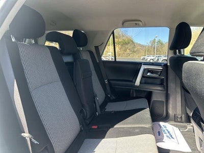 2024 Toyota 4Runner SR5 4WD (Natl)