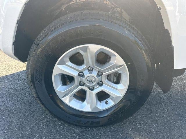 2024 Toyota 4Runner SR5 4WD (Natl)