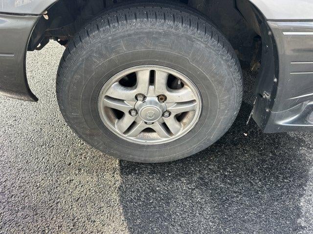 2001 Lexus LX 470 4dr SUV