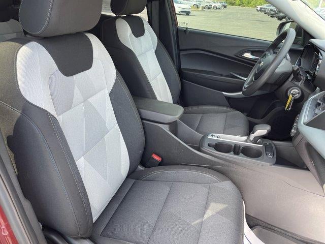 2025 Chevrolet Trax FWD 4dr LS