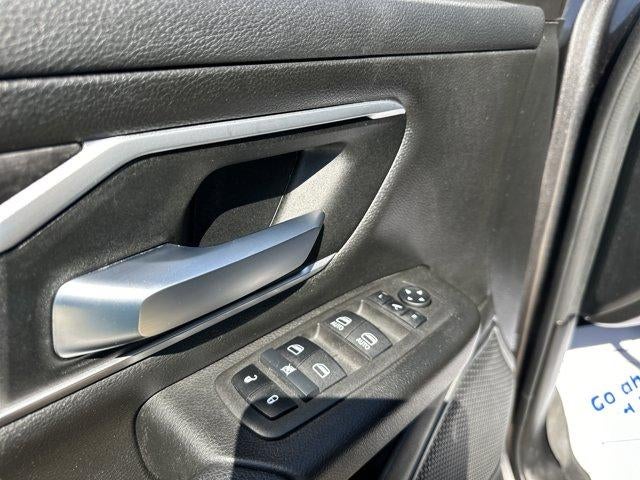2022 RAM 1500 Big Horn 4x4 Crew Cab 5'7" Box