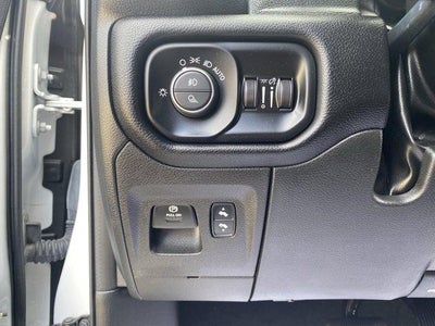 2022 RAM 1500 Laramie 4x4 Crew Cab 5'7" Box