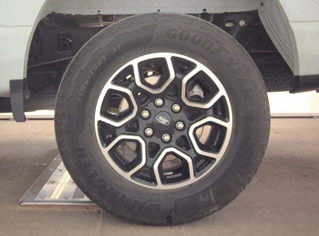 2023 Ford F-150 XL 4WD SuperCrew 5.5' Box