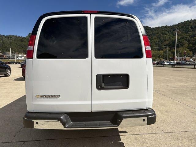 2025 Chevrolet Express Passenger 3500 Extended Wheelbase Rear-Wheel Drive 1LT