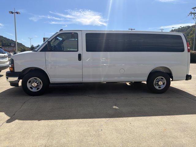 2025 Chevrolet Express Passenger 3500 Extended Wheelbase Rear-Wheel Drive 1LT
