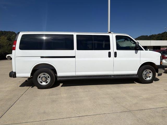 2025 Chevrolet Express Passenger 3500 Extended Wheelbase Rear-Wheel Drive 1LT