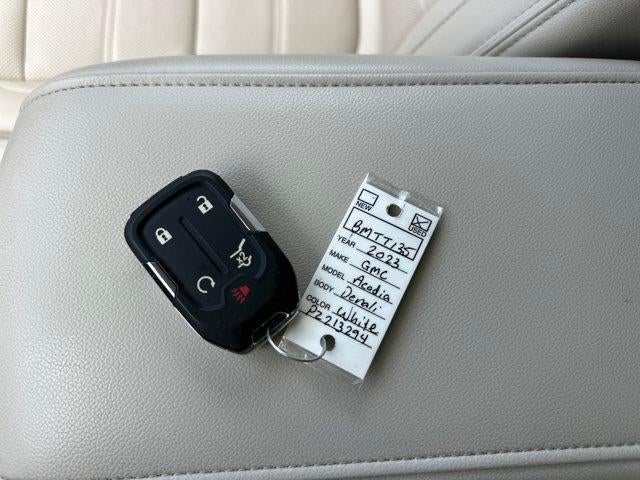 2023 GMC Acadia AWD Denali