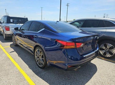 2023 Nissan Altima 2.0 SR Sedan