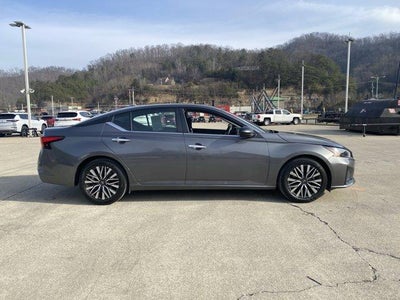 2024 Nissan Altima 2.5 SV Sedan