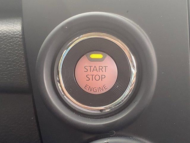 2024 Nissan Titan 4x4 Crew Cab SV