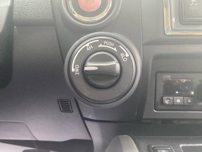 2024 Nissan Titan 4x4 Crew Cab SV