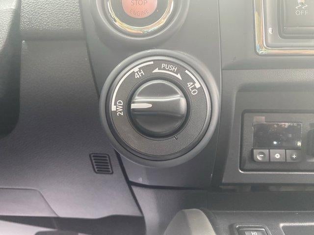 2024 Nissan Titan 4x4 Crew Cab SV