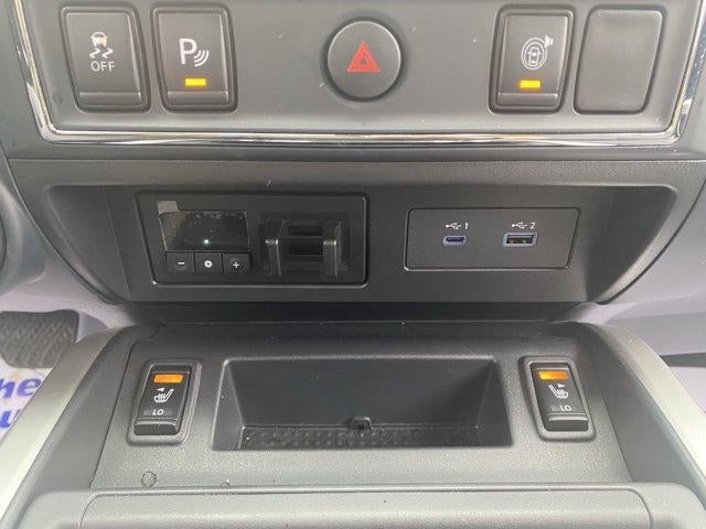 2024 Nissan Titan 4x4 Crew Cab SV