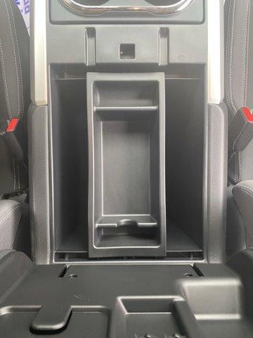 2024 Nissan Titan 4x4 Crew Cab SV