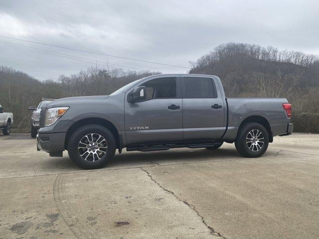 2024 Nissan Titan 4x4 Crew Cab SV