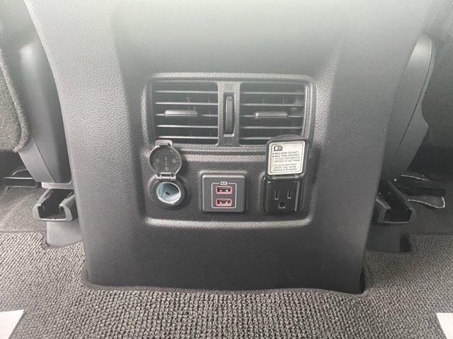 2024 Nissan Titan 4x4 Crew Cab SV