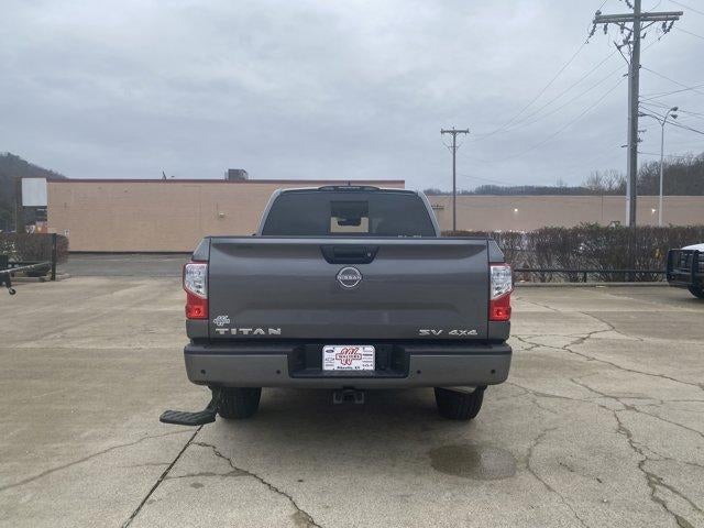 2024 Nissan Titan 4x4 Crew Cab SV