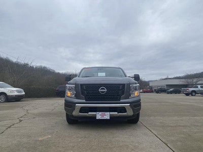 2024 Nissan Titan 4x4 Crew Cab SV
