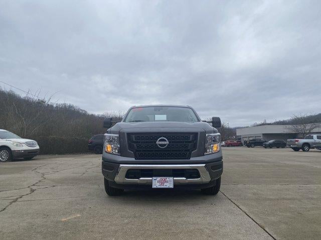 2024 Nissan Titan 4x4 Crew Cab SV