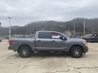 2024 Nissan Titan 4x4 Crew Cab SV