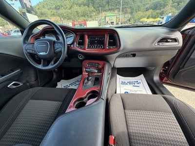2022 Dodge Challenger SXT RWD