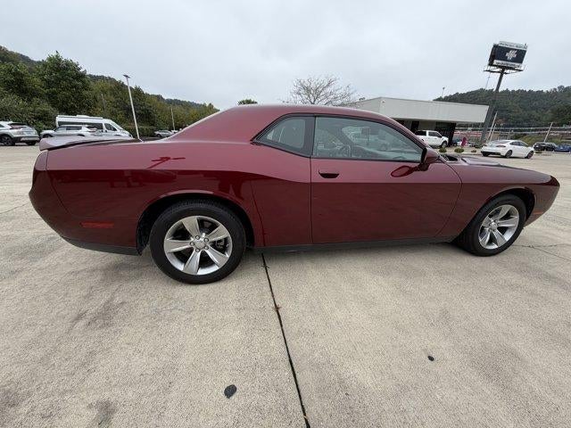 2022 Dodge Challenger SXT RWD