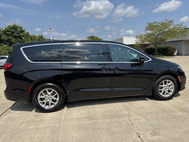 2025 Chrysler Pacifica Select FWD