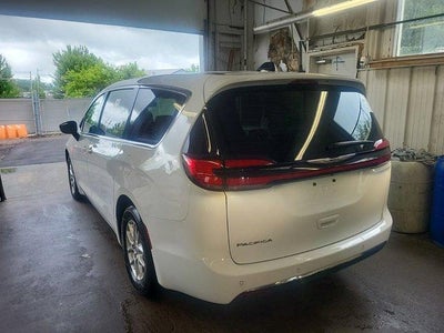 2024 Chrysler Pacifica Touring L FWD