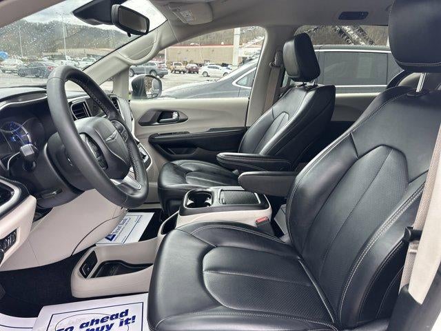 2023 Chrysler Pacifica Hybrid Touring L FWD