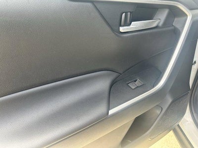 2025 Toyota RAV4 XLE AWD (Natl)