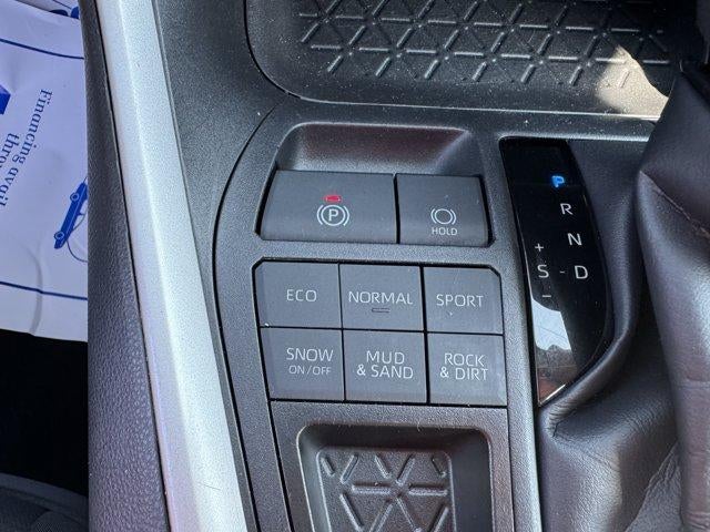 2025 Toyota RAV4 XLE AWD (Natl)