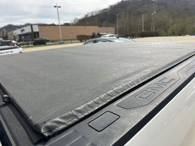 2022 GMC Sierra 1500 Crew Cab Short Box 4-Wheel Drive SLT