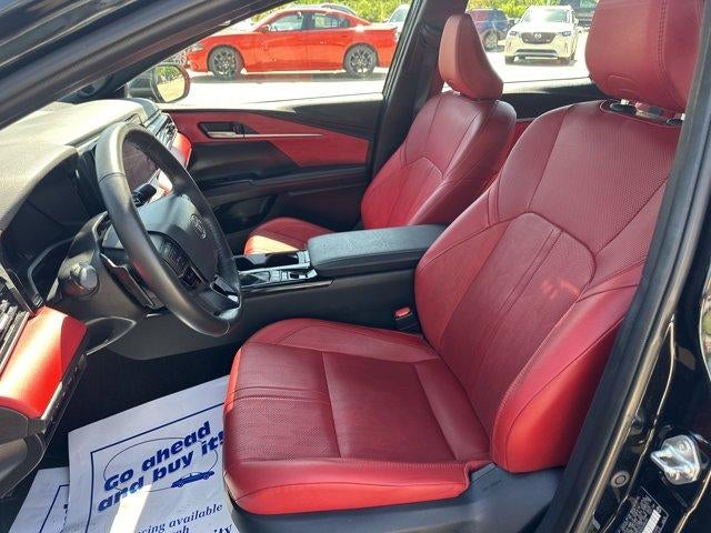 2025 Toyota Camry LE (Natl)