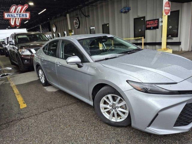 2025 Toyota Camry LE (Natl)