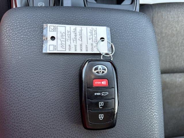 2025 Toyota Camry LE (Natl)