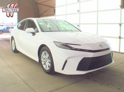 2025 Toyota Camry LE (SE)