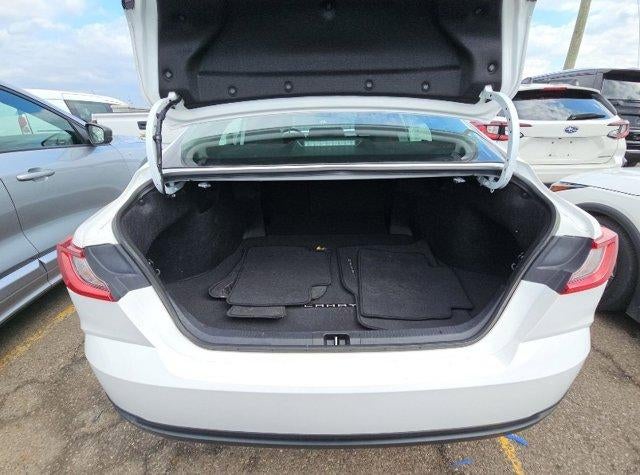 2025 Toyota Camry LE (SE)