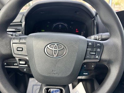 2025 Toyota Camry LE (SE)
