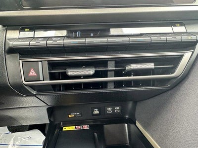 2025 Toyota Camry LE (SE)