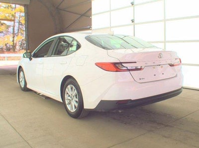 2025 Toyota Camry LE (SE)