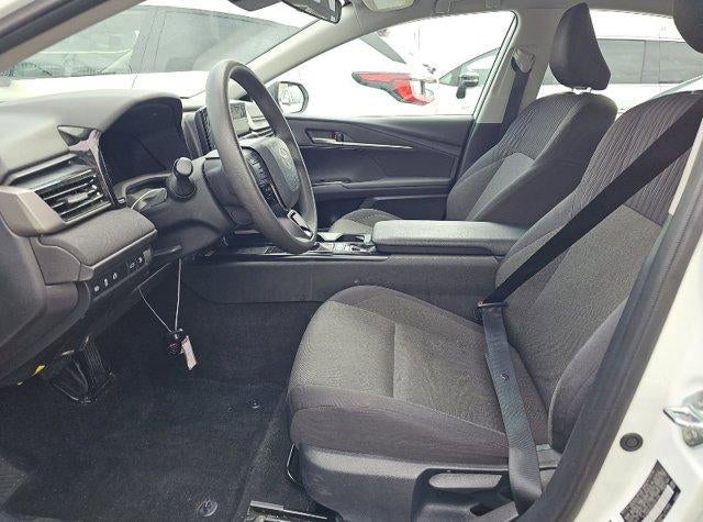 2025 Toyota Camry LE (SE)