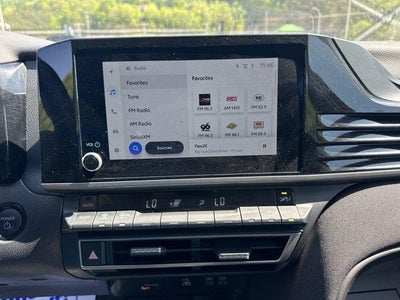 2025 Toyota Camry LE (Natl)