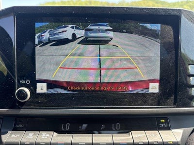 2025 Toyota Camry LE (Natl)