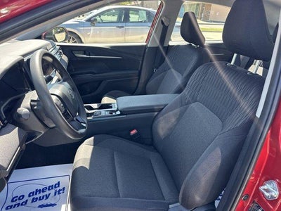 2025 Toyota Camry LE (Natl)