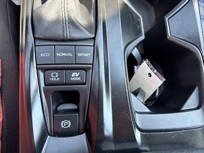 2025 Toyota Camry LE (Natl)