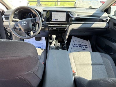 2025 Toyota Camry LE (Natl)