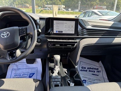 2025 Toyota Camry LE (Natl)