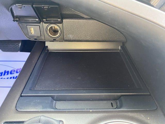 2023 Toyota Camry SE Auto (SE)