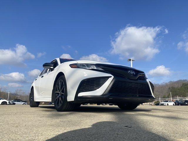 2023 Toyota Camry SE Auto (SE)