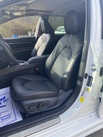 2023 Toyota Camry SE Auto (SE)